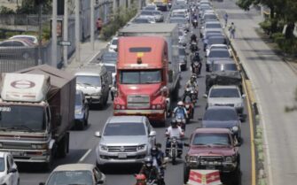 Regulan circulación de transporte pesado durante Navidad y Año Nuevo