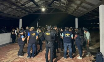 Operativo contra tráfico ilícito de migrantes deja captura de cuatro agentes policiales