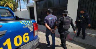 Capturan a presunto coyote en Chiquimula, transportaba a 5 cubanos sin papeles migratorios