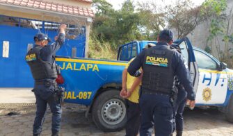 Capturan a presuntos asaltantes que utilizaban alambre espigado para derribar motoristas