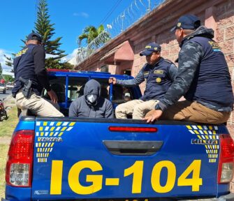 Golpe al tráfico ilícito de personas: 8 capturados, incluidos 7 policías señalados de corrupción