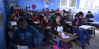 Gobierno recuerda está prohibido que escuelas le pidan dinero a los papás