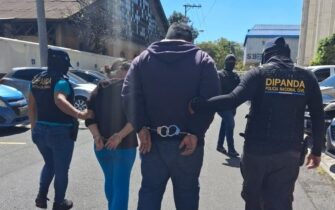 Esposos caen con droga: Marido tiene antecedente por violencia contra la mujer