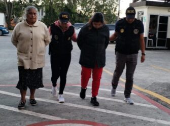 Capturan a madre e hija por extorsión en Mixco; ambas tenían múltiples órdenes de captura