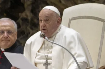 Papa Francisco es hospitalizado para exámenes y tratamiento de bronquitis