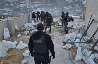 ¿Fiesta o guarida? PNC irrumpe en reunión y encuentra seis armas en San Pedro Ayampuc