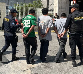 Capturan a cinco sicarios y decomisan arsenal en la zona 3 de Guatemala