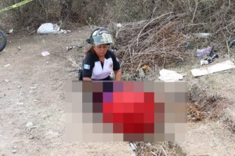 Encuentran cuerpo descuartizado envuelto en sábanas y plásticos en ruta a San Pedro Ayampuc