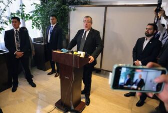 Arévalo denuncia criminalización y respalda a Luis Pacheco