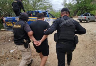 Capturado hombre de 18 años: rescatan a dos menores en Zacapa