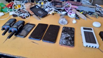 PNC incauta droga, celulares y armas en cárcel de Zacapa