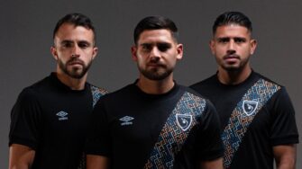 Fedefut presenta la nueva armadura negra de la Bicolor