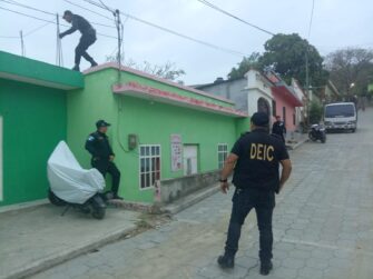 Capturan a nueve miembros de red de taxis piratas ¿A qué están vinculados?