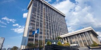 Gobierno oficializa incremento a sueldos del Magisterio Nacional a partir del 1 de junio de 2025