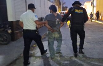 Capturan a joven armado que perseguía a piloto de autobús en Jalapa