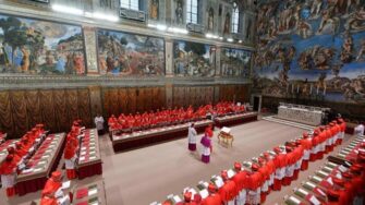 El Cónclave inicia: 133 cardenales juran en la Capilla Sixtina para elegir al nuevo Papa