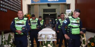 PNC despide con honores al agente David Marroquín Valdez, atropellado durante operativo