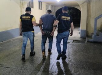 Capturan a presunto extorsionista y a un hombre con droga en operativos en Izabal