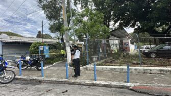 Bomba de gas lacrimógeno se activa en Mixco y afecta a más de 25 niños