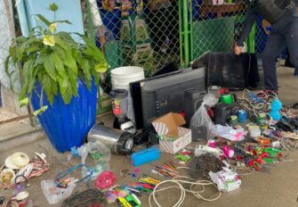 Autoridades incautan objetos prohibidos en cárcel de Santa Teresa