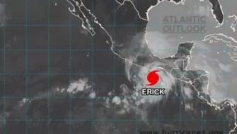 Huracán Erick se fortalece y amenaza con intensas lluvias