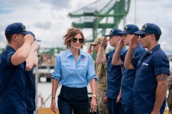 Kristi Noem y Bernardo Arévalo abordarán migración y lucha contra el crimen transnacional