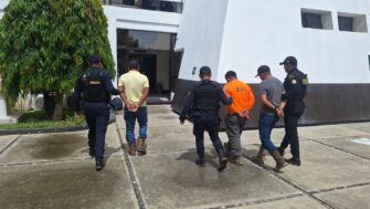 Capturan a tres presuntos miembros de “los primos” con arsenal ilegal en Chiquimula