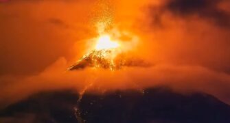 Prohíben el ascenso al Volcán de Fuego y Acatenango por incremento de actividad volcánica