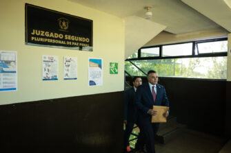 Exdiputado Azmitia recibe arresto domiciliario por deuda de pensión alimenticia