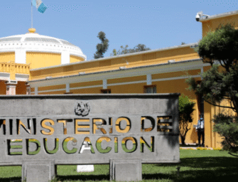 Mineduc lanza histórica convocatoria para más de 12 mil plazas docentes