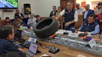 Luis Aguirre ofrece disculpa pública al ministro Díaz tras incidente con neumático