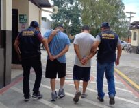 Capturan en Mixco a dos personas con dinero simulado para extorsión