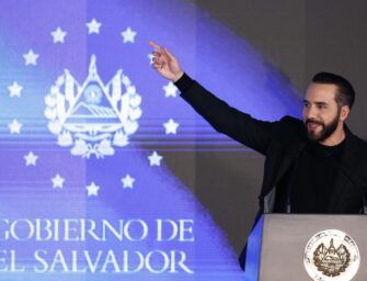 El Salvador prohíbe el uso del lenguaje inclusivo en escuelas públicas