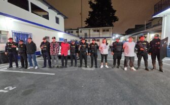 Capturan a cinco adultos y remiten a dos menores con armas y drogas en Fraijanes