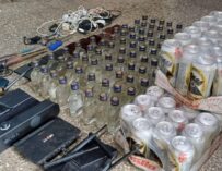 Autoridades incautan celulares, routers, licor y armas en cárcel de Escuintla