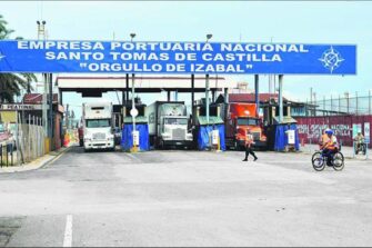 Paro laboral detiene operaciones en el Puerto Santo Tomás de Castilla