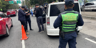 Operativo en zona 15 busca frenar a taxis piratas