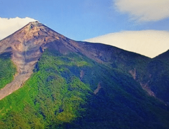 Alertan posible descenso de lahares en el volcán de Fuego