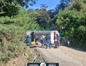 Accidente en San Juan Chamelco deja siete heridos tras vuelco de bus coaster