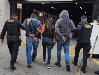 Cae red de préstamos “gota a gota” en la capital: tres capturados y más de Q20 mil decomisados