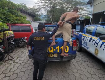 Hondureño con orden de captura es localizado en Chiquimula y entregado a autoridades de su país