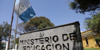 Mineduc contratará más de 5 mil tutores para recuperar clases perdidas por paro del STEG
