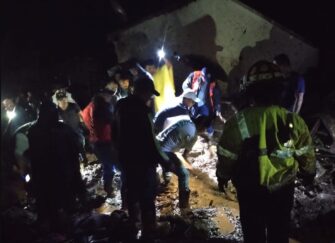 Lluvias provocan tragedia en Senahú: madre y dos hijas mueren sepultadas