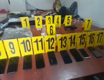 Capturan a “colocha” y “el pana” con droga, arma robada y 19 celulares en San Juan Alotenango