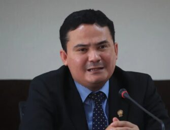 Juez Orellana ordena al Congreso y al TSE desconocer a funcionarios de Semilla