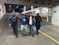 Capturan a “pinky” y “cerebro”, motoladrones que asaltaban en la zona 5 de Guatemala