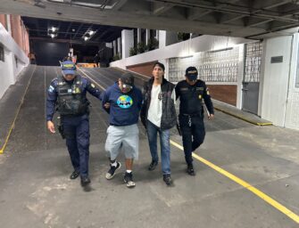 Capturan a “pinky” y “cerebro”, motoladrones que asaltaban en la zona 5 de Guatemala