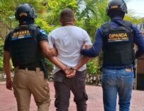 Guardia penitenciario es capturado por recoger Q25 mil de una extorsión en Izabal