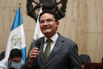 Arévalo denuncia al juez Fredy Orellana por “faltas graves y gravísimas”