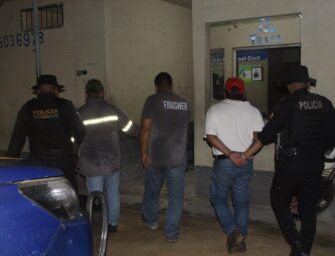 Supuestos trabajadores de telefonía capturados en Petén por usar identidades falsas